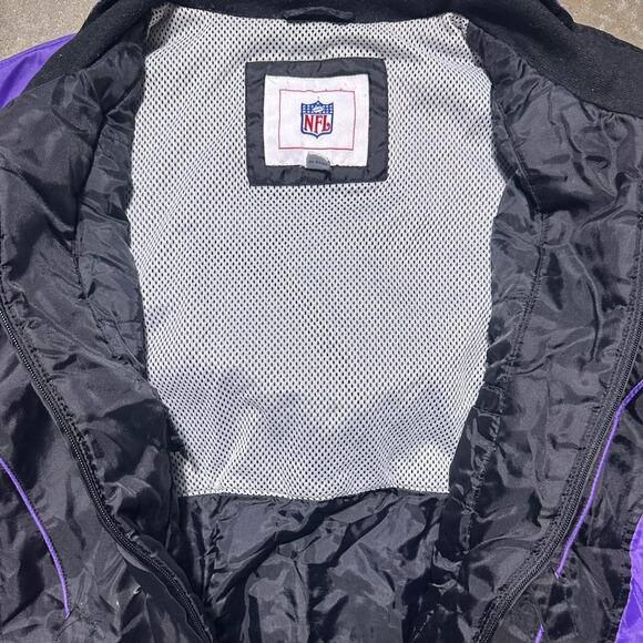 Vintage Minnesota Vikings NFL Jacket Mens Large Purple Yellow Football Coat - Picture 2 of 6